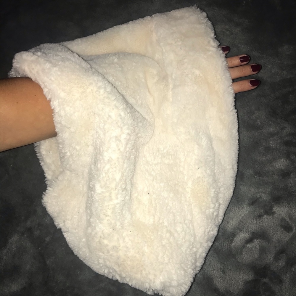 American Eagle faux fur infinity scarf